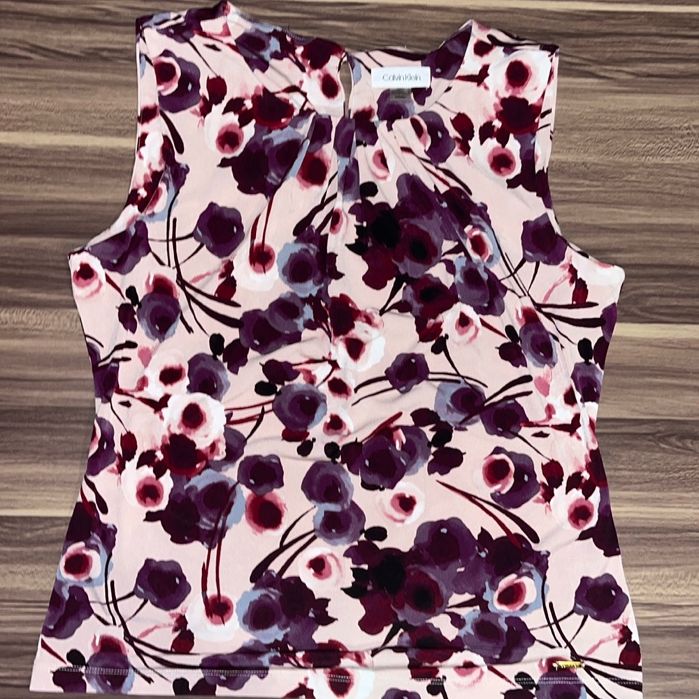 EUC Calvin Klein pretty floral tank top